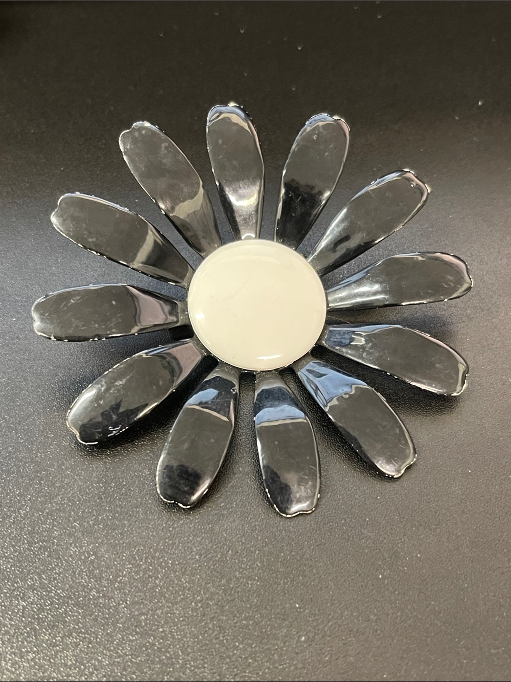 Black and White Daisy Flower Brooch - Glossy Enamel